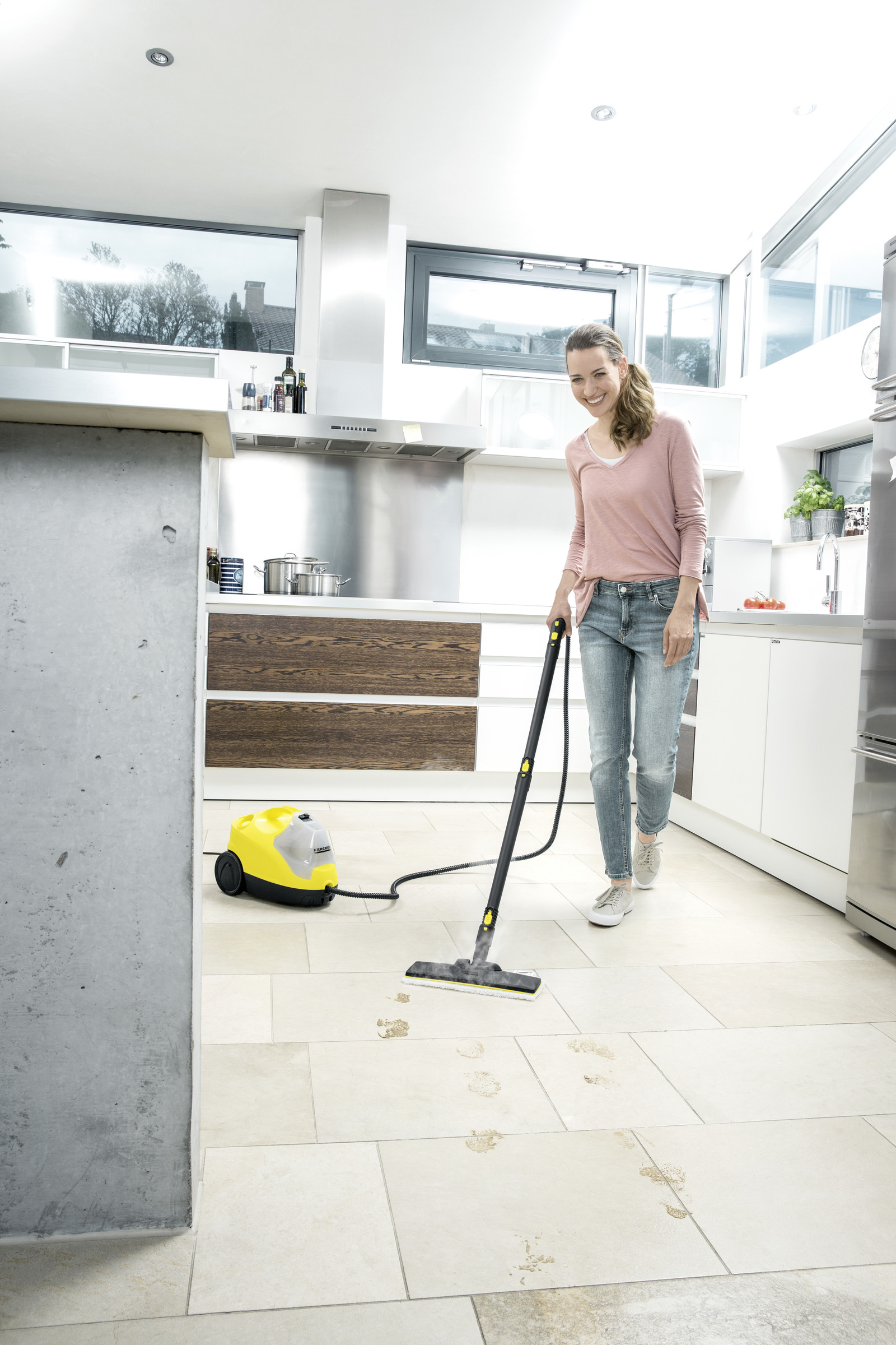 Пароочиститель KARCHER SC 4 EasyFix + бутылка в подарок 15124590 Пароочиститель KARCHER SC 4 EasyFix + бутылка в подарок 15124590