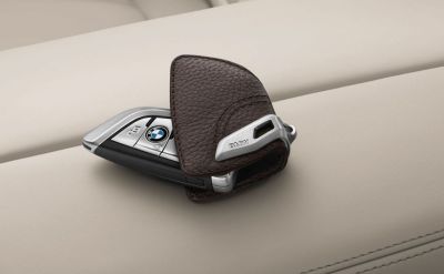 Кожаный футляр BMW для ключей со стальным зажимом 82292408819 Кожаный футляр BMW для ключей со стальным зажимом 82292408819