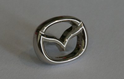 Металлический значок Mazda Pin Logo 830077542 Металлический значок Mazda Pin Logo 830077542