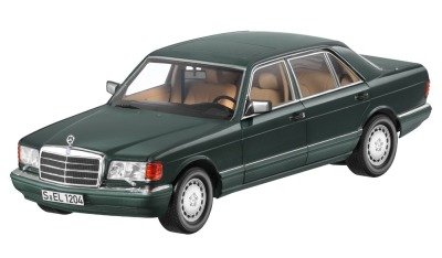 Модель Mercedes-Benz 560 SEL, V126, 1985-1991, Green Metallic, 1:18 Scale B66040626