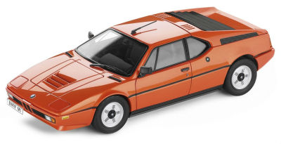 Коллекционная модель BMW M1, Heritage Collection, 1:18 scale, Orange 80432411549