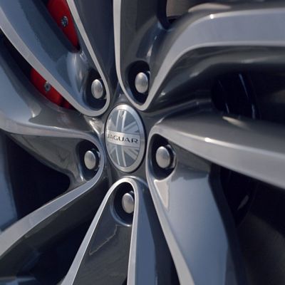 Колпачок ступицы литого диска Jaguar Wheel Centre Badge — Union Jack, T2R5513 Колпачок ступицы литого диска Jaguar Wheel Centre Badge — Union Jack, T2R5513